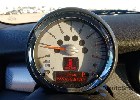 2008 Mini Cooper S Clubman из США, поврежденный, VIN WMWMM33578TP88460